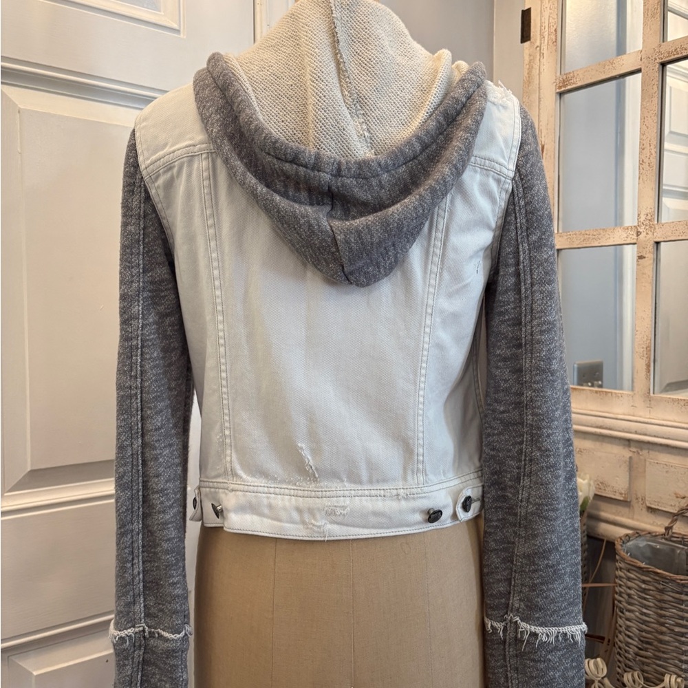 Free People Women's White & Gray Distressed Jacket S/P Urban Base Fallfashion - Picture 3 of 4